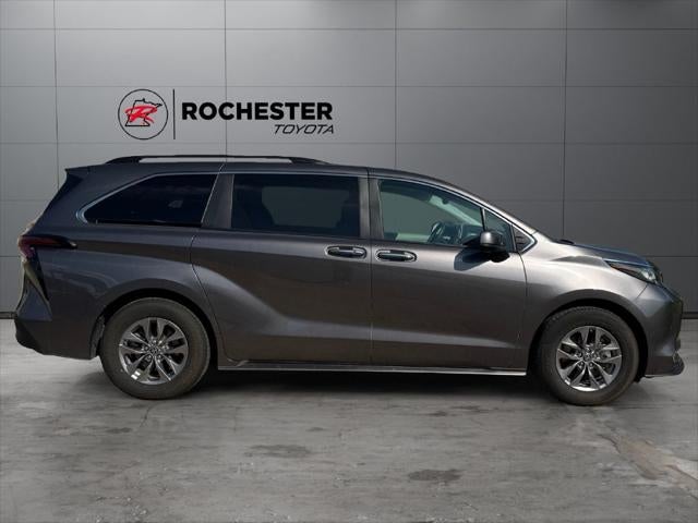 2023 Toyota Sienna XLE 7 Passenger