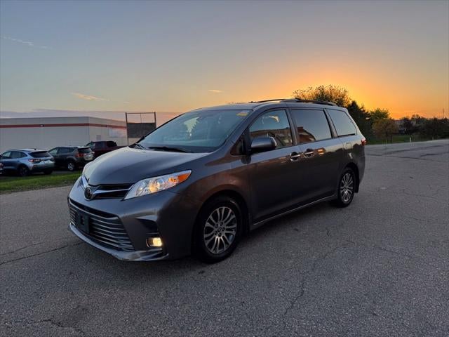 2018 Toyota Sienna XLE Premium 8 Passenger