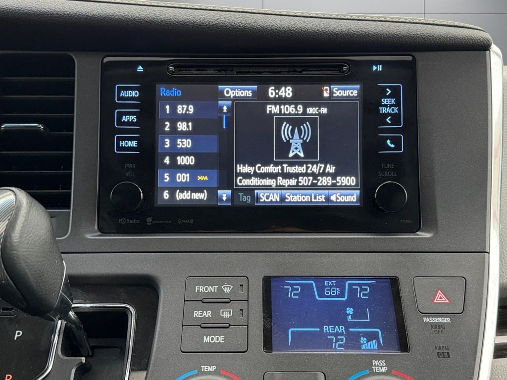 2017 Toyota Sienna XLE 8 Passenger