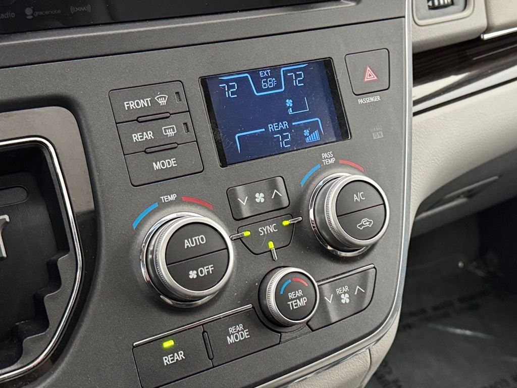 2017 Toyota Sienna XLE 8 Passenger