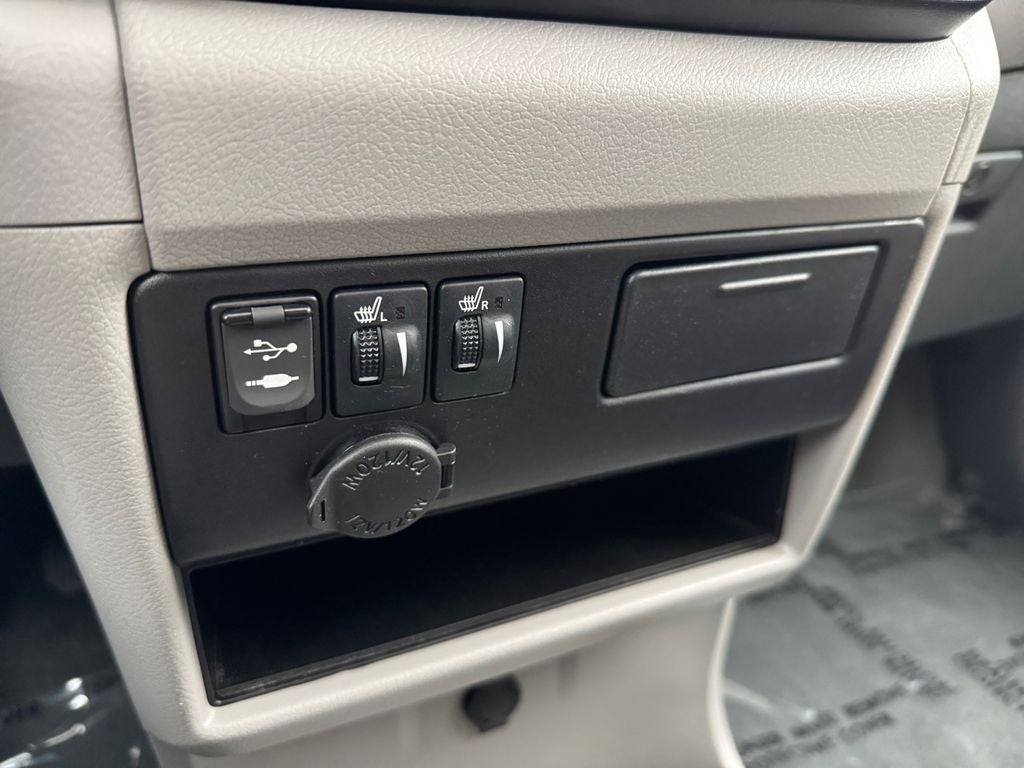 2017 Toyota Sienna XLE 8 Passenger