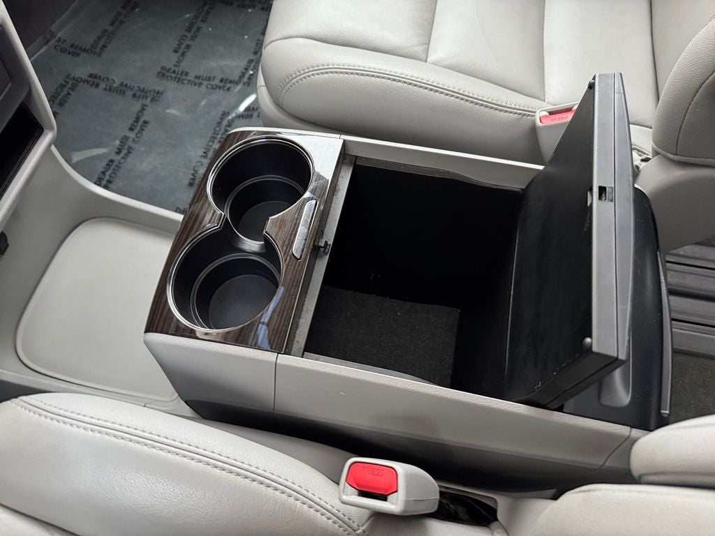 2017 Toyota Sienna XLE 8 Passenger