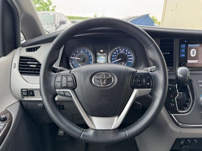 2017 Toyota Sienna XLE 8 Passenger