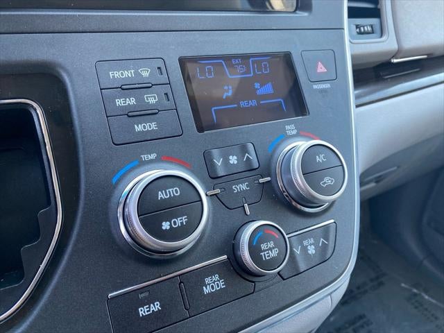 2017 Toyota Sienna XLE 8 Passenger