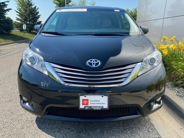 2017 Toyota Sienna XLE 8 Passenger