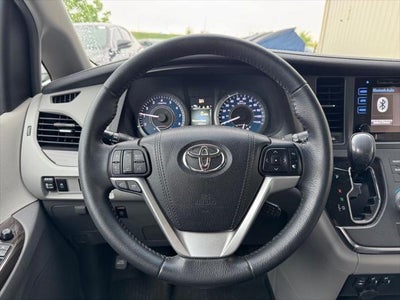 2017 Toyota Sienna XLE 8 Passenger