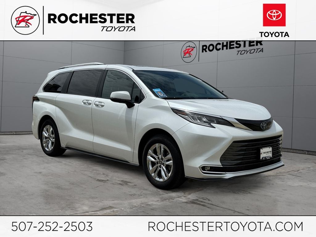 2025 Toyota Sienna Limited 7 Passenger