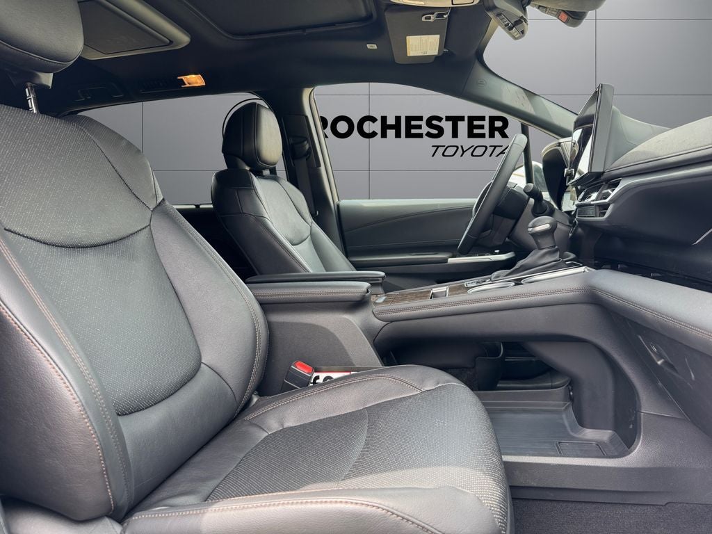 2025 Toyota Sienna Limited 7 Passenger