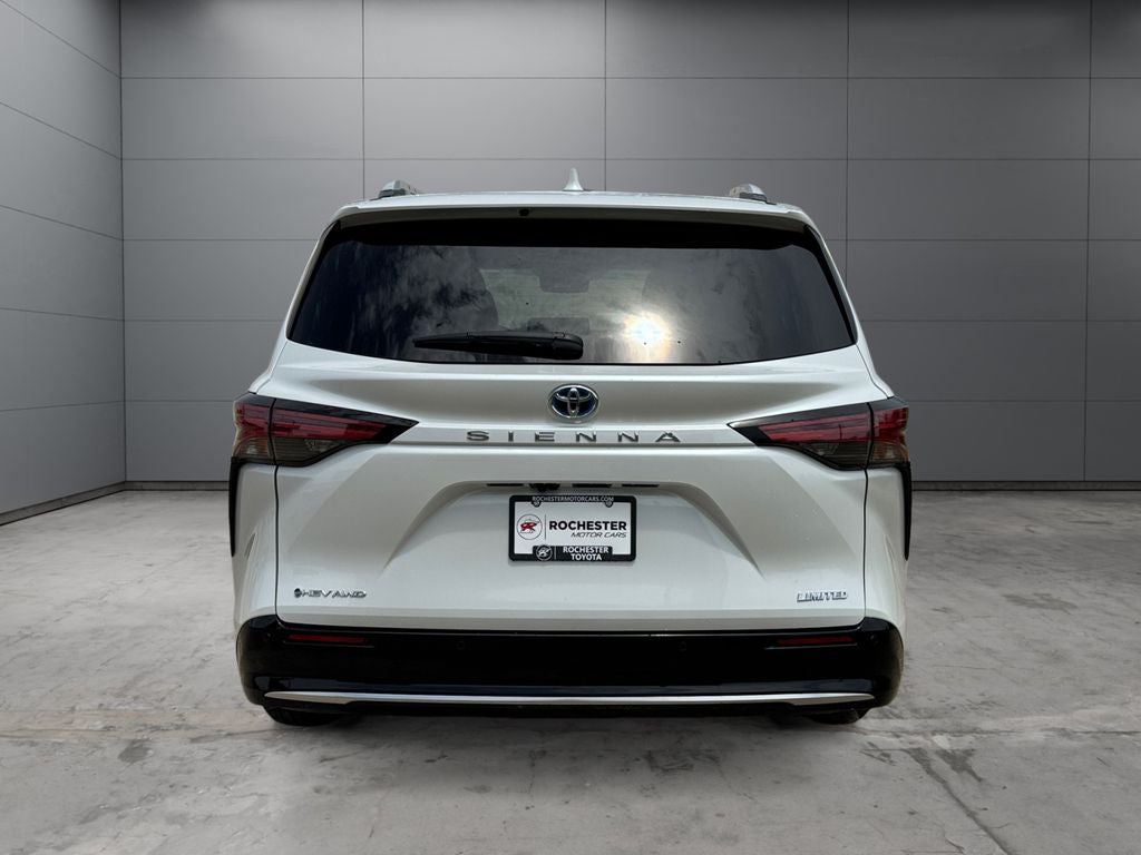 2025 Toyota Sienna Limited 7 Passenger