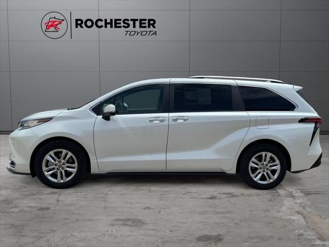 2025 Toyota Sienna Limited 7 Passenger