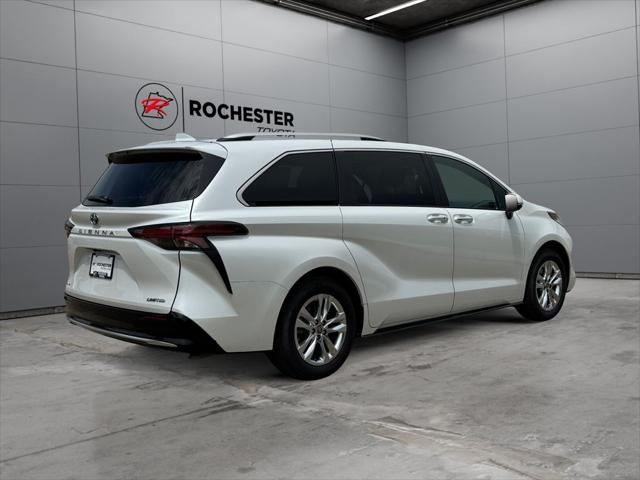 2025 Toyota Sienna Limited 7 Passenger