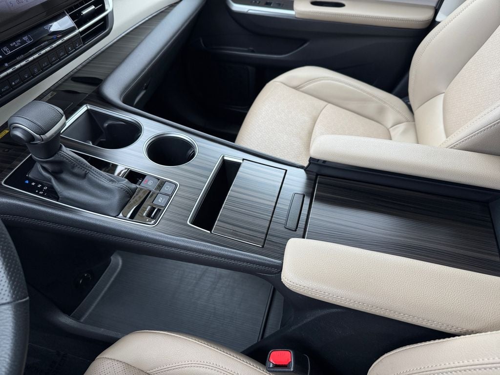 2023 Toyota Sienna Limited 7 Passenger