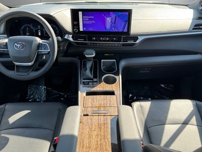 2025 Toyota Sienna Limited 7 Passenger