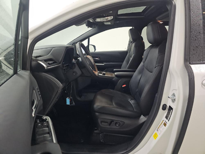 2025 Toyota Sienna Limited 7 Passenger