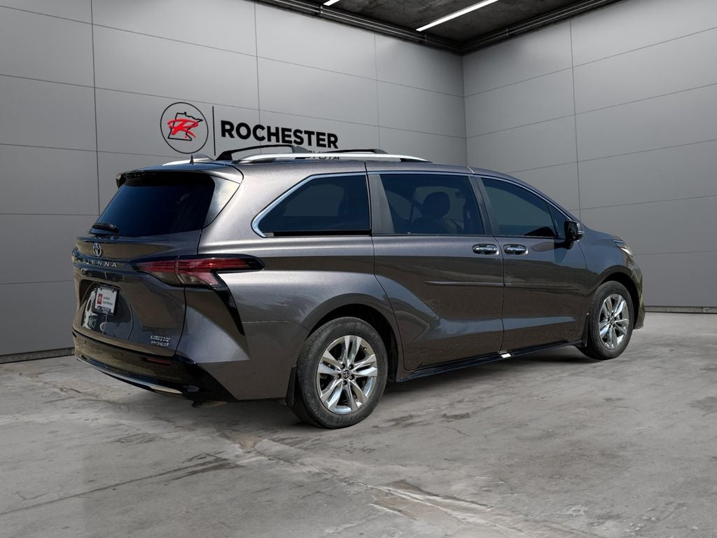 2024 Toyota Sienna Limited 7 Passenger