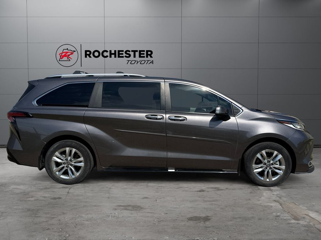 2024 Toyota Sienna Limited 7 Passenger