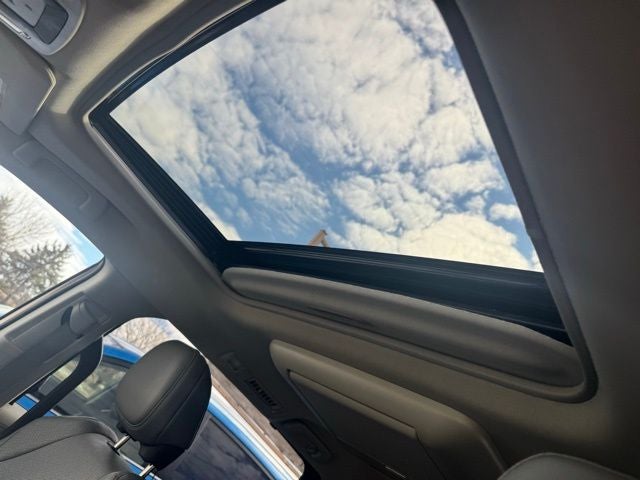 2023 Toyota Sienna Limited 7 Passenger