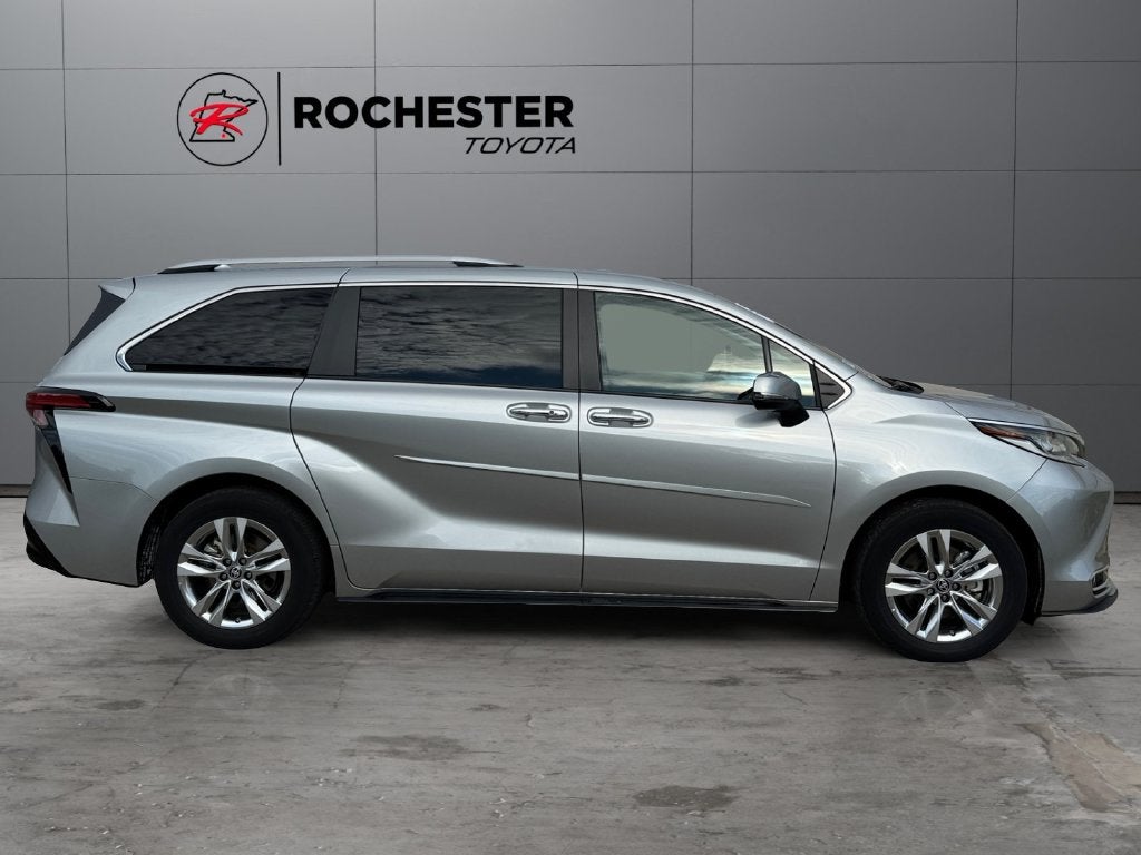 2023 Toyota Sienna Limited 7 Passenger