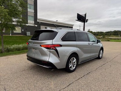 2023 Toyota Sienna Limited 7 Passenger