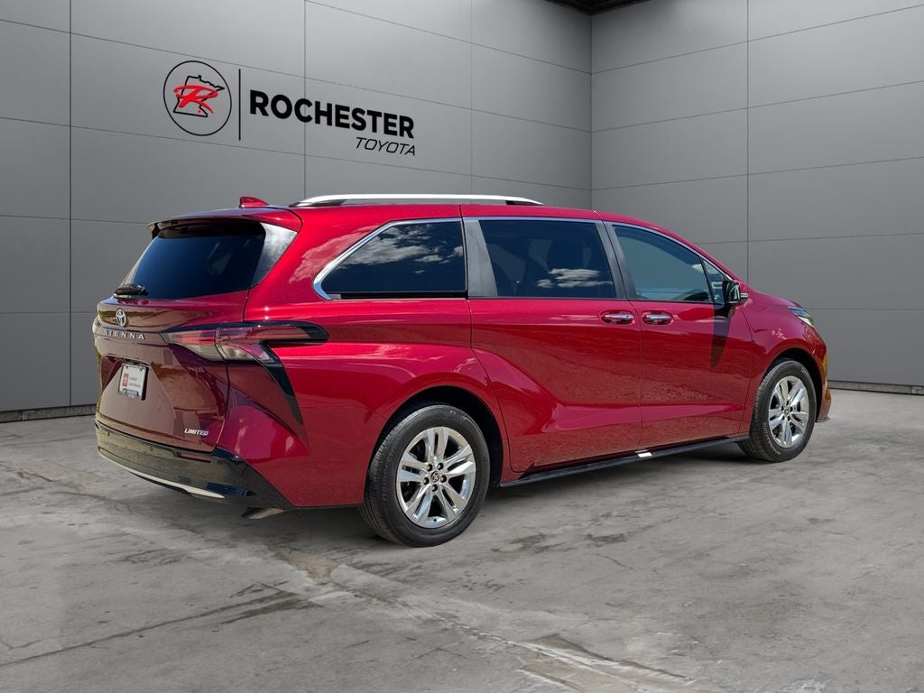 2025 Toyota Sienna Limited 7 Passenger