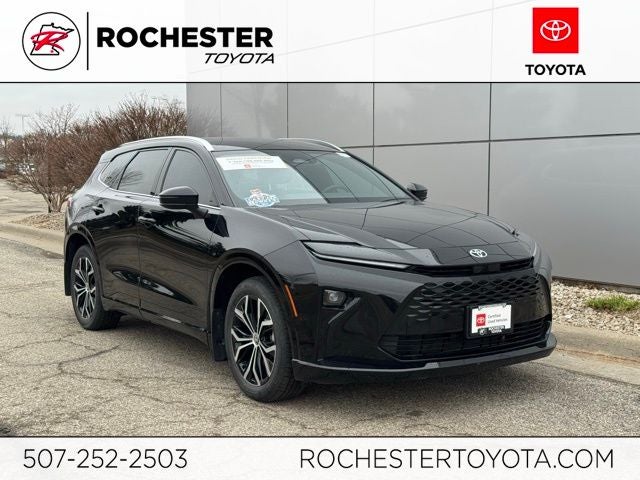 2025 Toyota Crown Signia XLE AWD