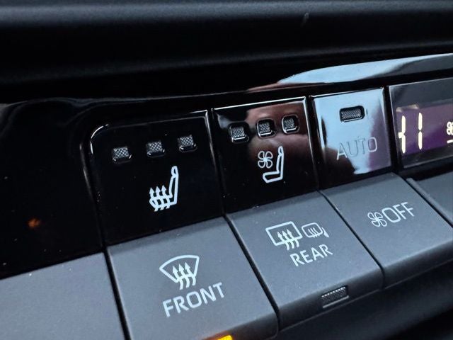 2025 Toyota Crown Signia XLE AWD