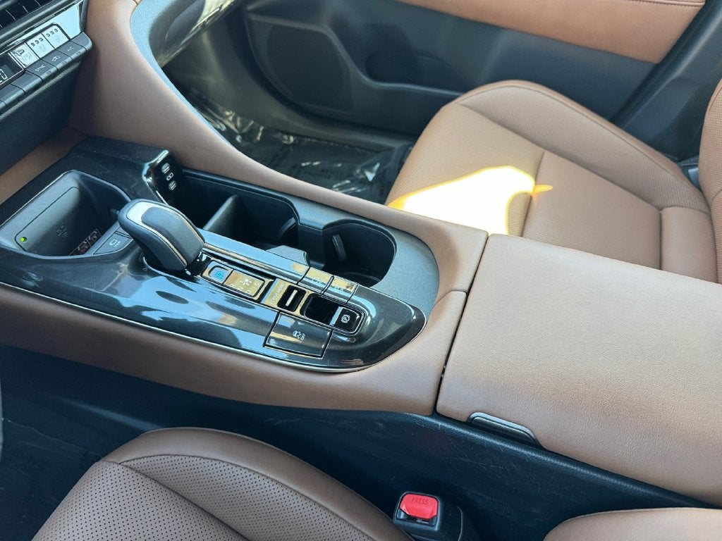 2025 Toyota Crown Signia Limited AWD