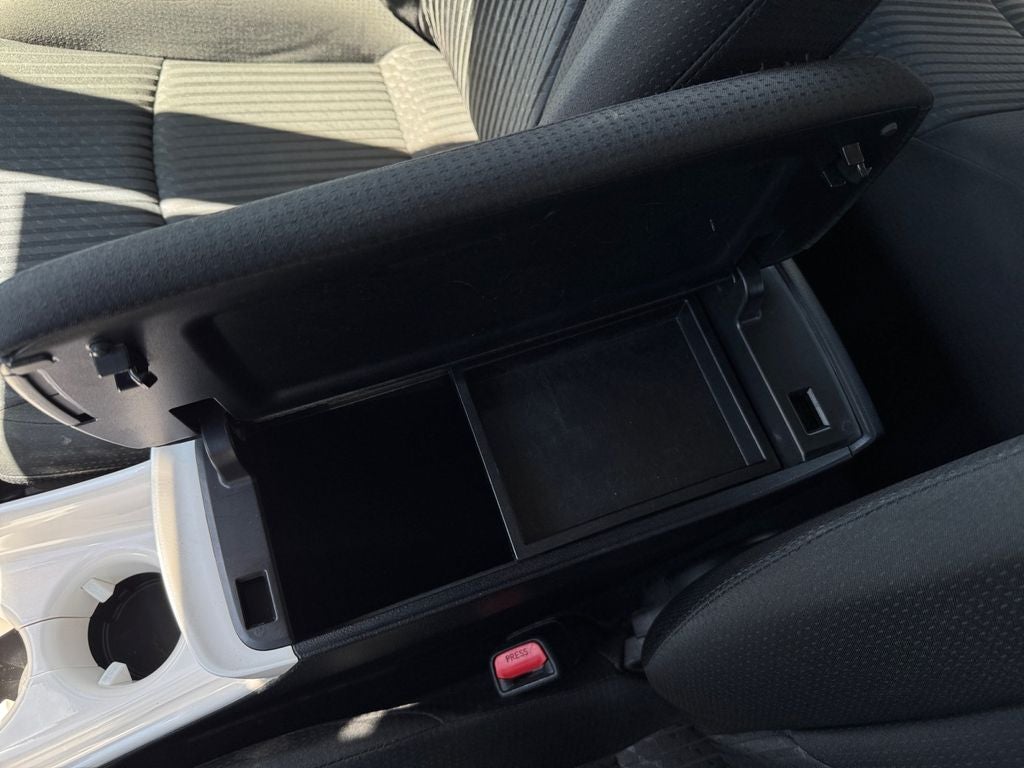 2016 Toyota Prius Three FWD
