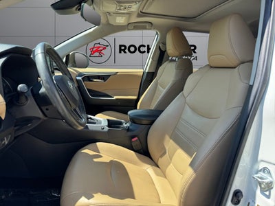 2019 Toyota RAV4 XLE Premium FWD