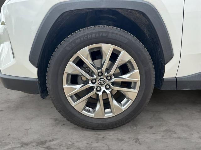 2019 Toyota RAV4 XLE Premium FWD