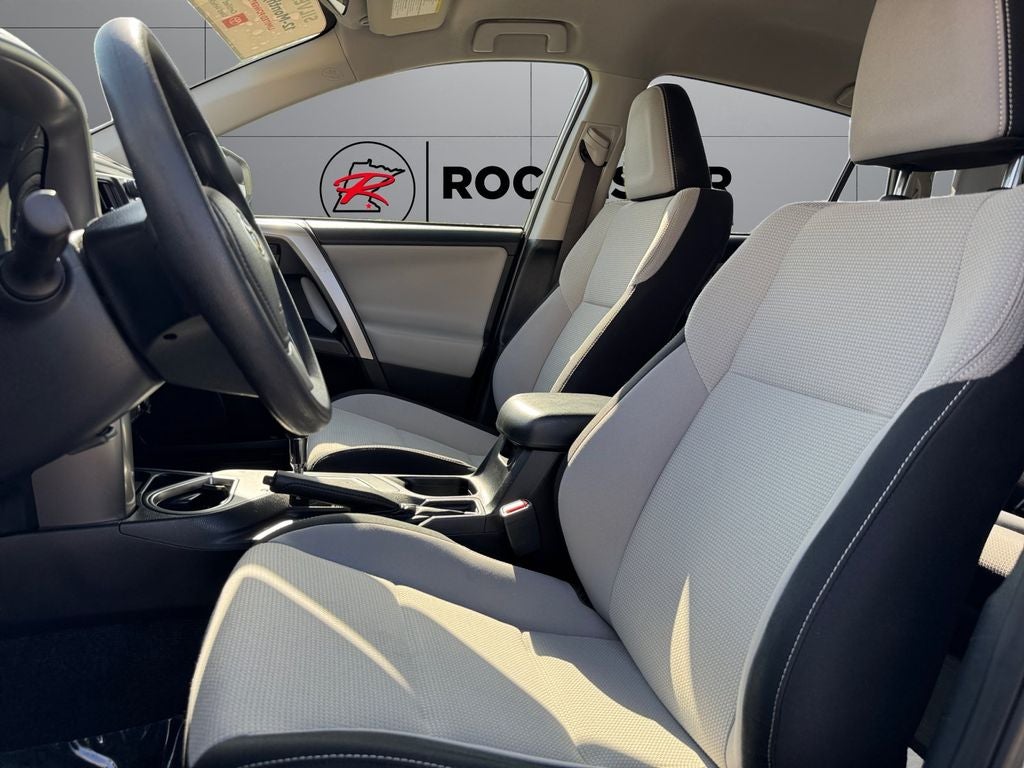 2018 Toyota RAV4 Hybrid LE AWD