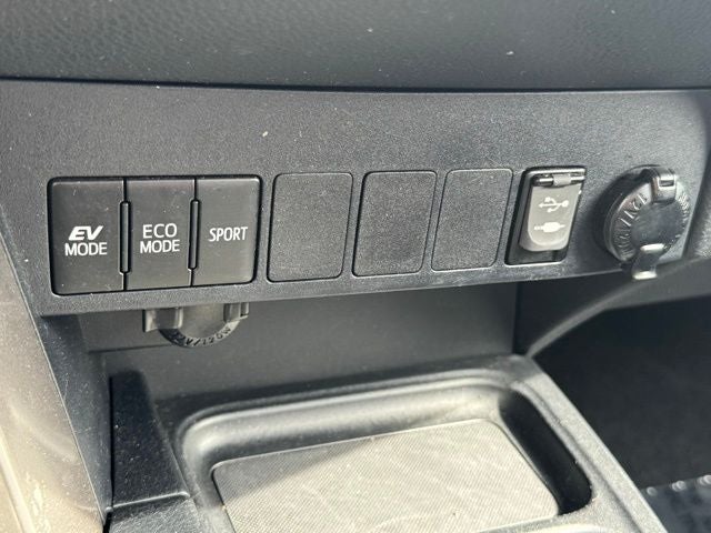 2017 Toyota RAV4 Hybrid XLE AWD