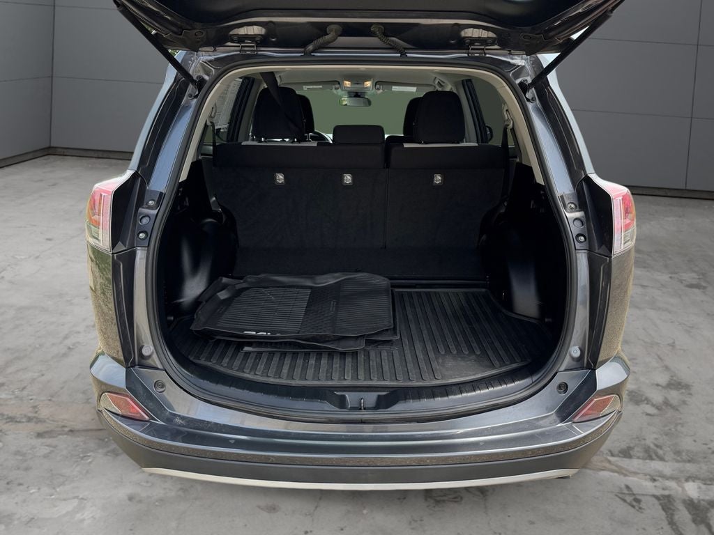 2018 Toyota RAV4 Hybrid LE AWD
