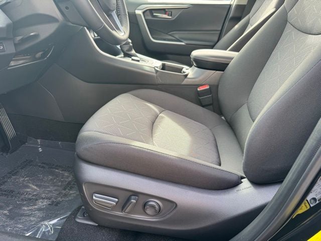 2025 Toyota RAV4 Hybrid XLE AWD