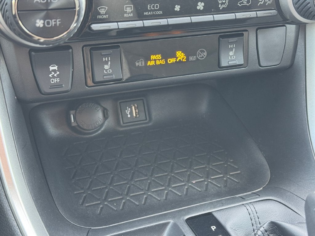 2025 Toyota RAV4 Hybrid XLE AWD