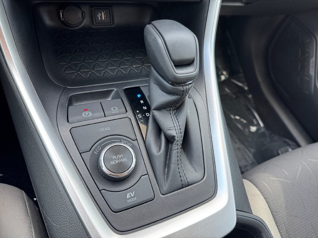 2025 Toyota RAV4 Hybrid XLE AWD