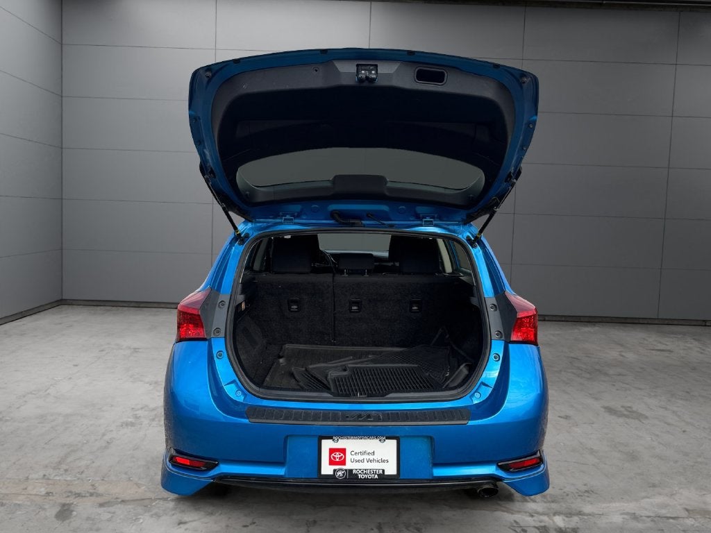 2017 Toyota Corolla iM Base FWD