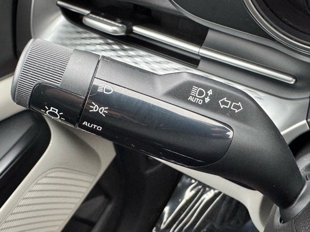 2024 Kia Carnival LX FWD