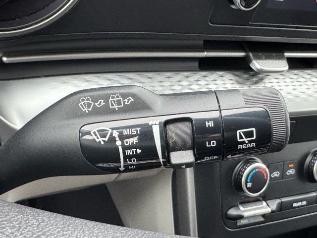 2024 Kia Carnival LX FWD