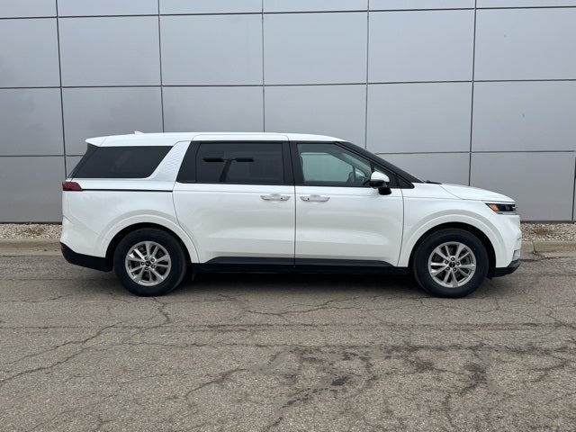 2024 Kia Carnival LX FWD