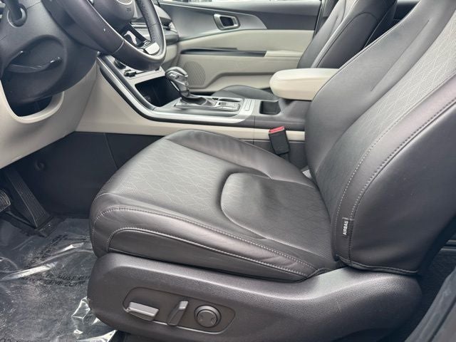 2024 Kia Carnival LX FWD