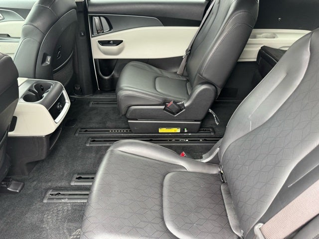 2024 Kia Carnival LX FWD