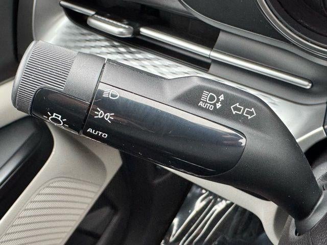 2024 Kia Carnival LX FWD