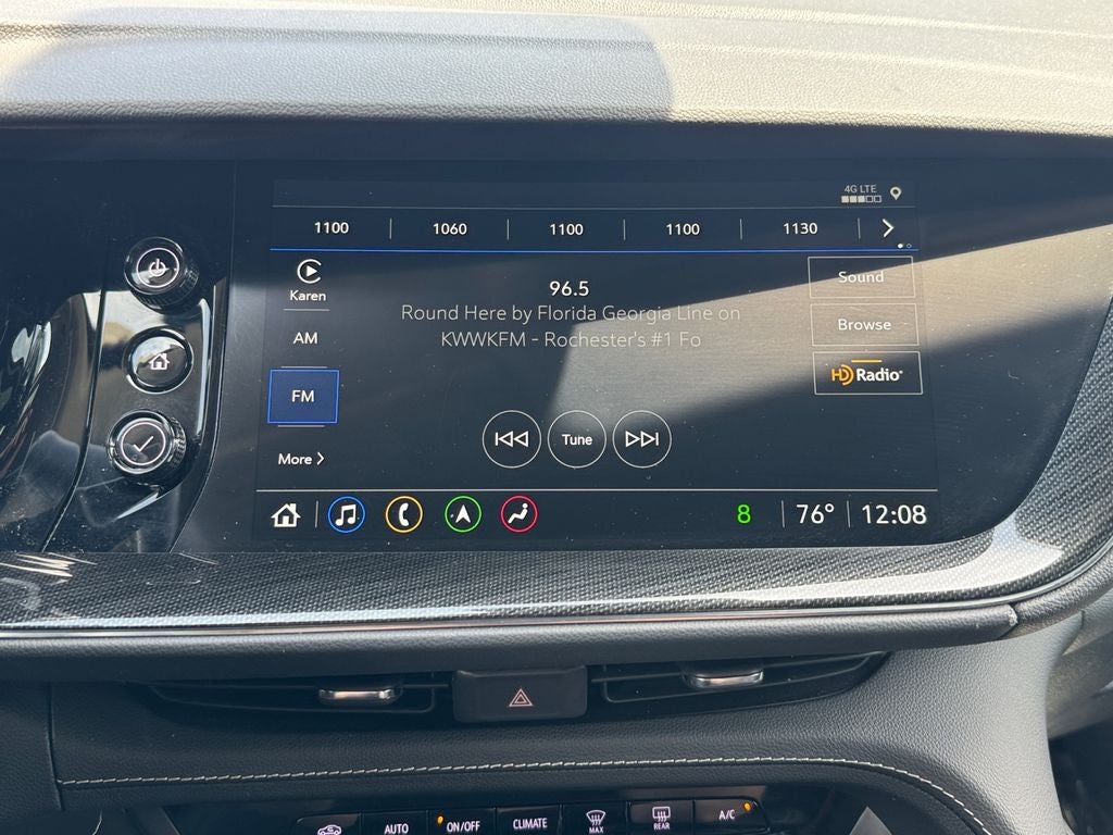 2022 Buick Envision Essence FWD