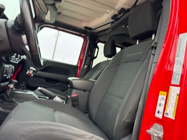 2018 Jeep Wrangler Unlimited Sahara Lifted w/ Heated Steering Wheel + 3 Piece Hard Top