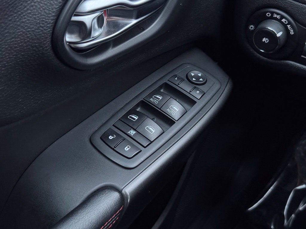 2020 Jeep Cherokee Trailhawk