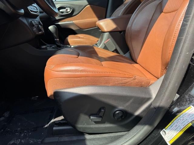 2020 Jeep Cherokee Overland