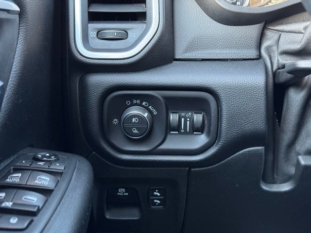 2019 RAM 1500 Big Horn/Lone Star w/ Heated Steering Wheel + Remote Start