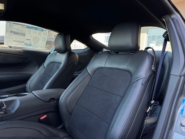 2025 Ford Mustang Dark Horse w/Handling Package