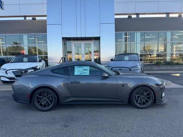 2025 Ford Mustang Dark Horse w/Handling Package